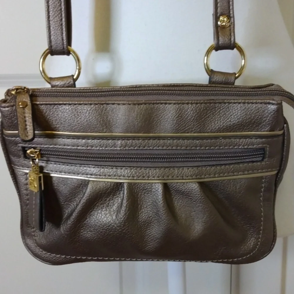 Relic pebbled leather-look metallic crossbody bag, gold tone trim, NWOT